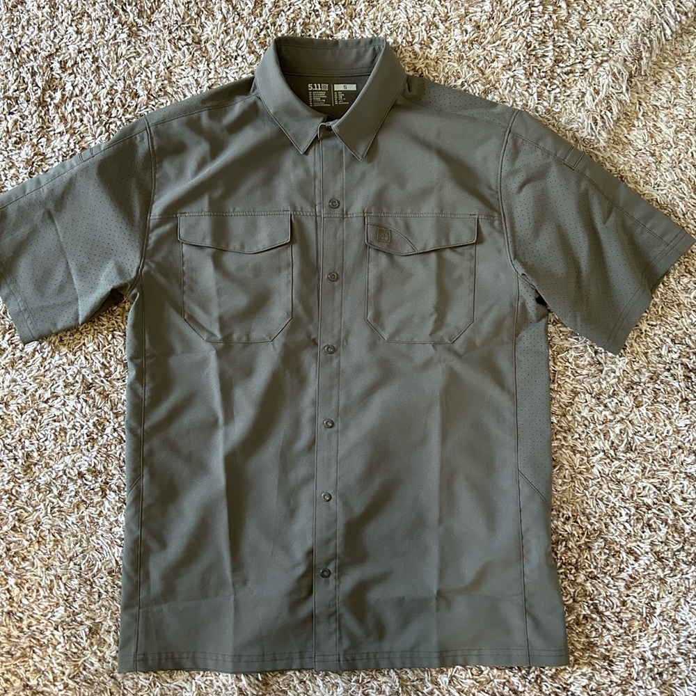 Men’s 5.11 SS button up shirt